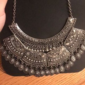 Choker necklace